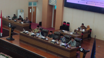 Dalam Pemandangan Umum-nya, Fraksi Golkar Loteng Pertanyakan Kekosongan Jabatan